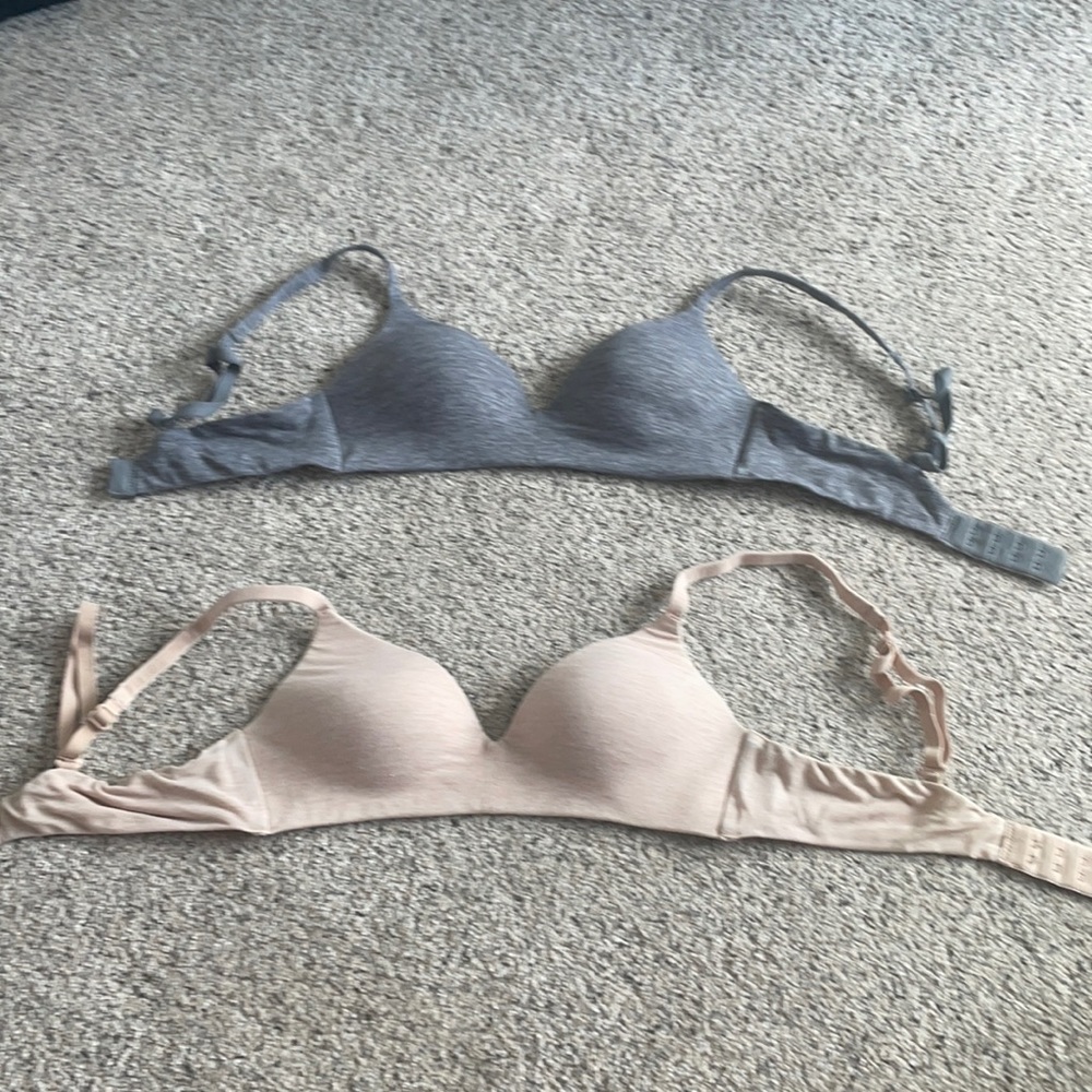 2 GAP bras